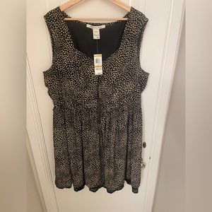 New with Tags! Sweetheart neck line Printed dress